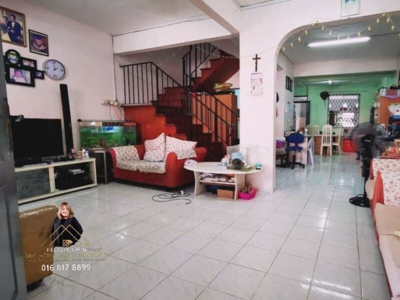 Taman RidgeView 2-Storey Immediate Terrace House FOR SALE