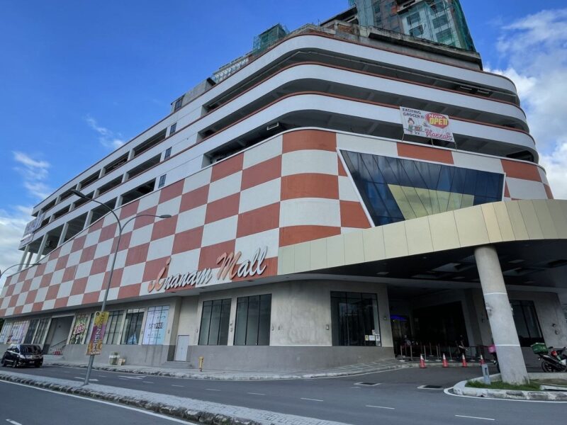 FOR RENT- INANAM MALL BASEMENT FLOOR SHOPLOT