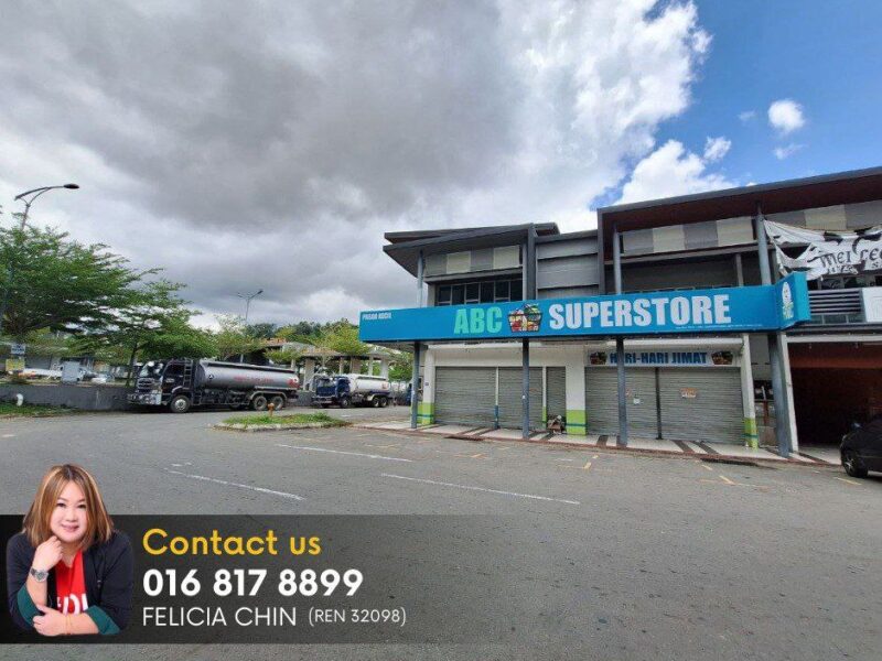 SQ2 UNIVERSITY UTAMA SHOPLOT (UUS)