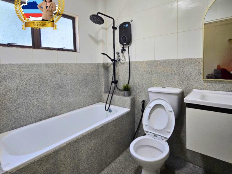 🏢 FOR SALE – The Colonnades Condominium