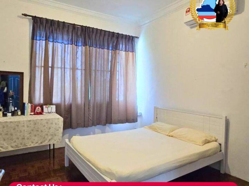 Taman Resevoir | 3 Storeys Terrace House