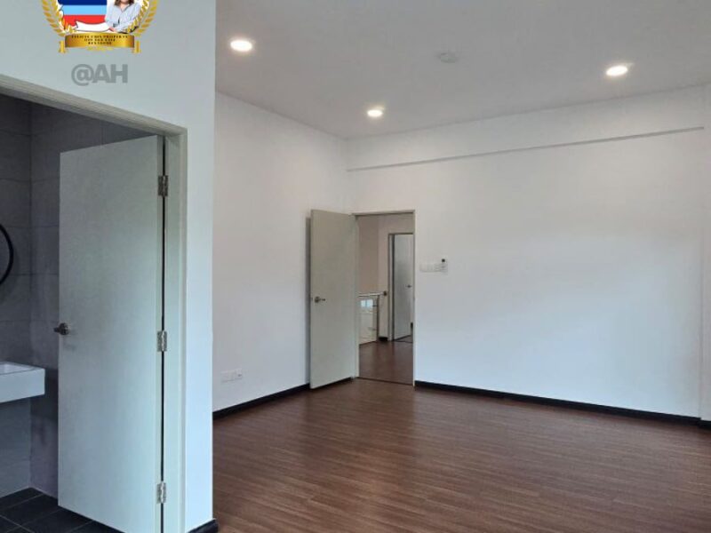 Semi-Detached Home in Taman Formosa