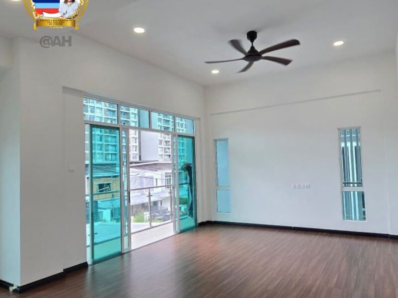 Semi-Detached Home in Taman Formosa