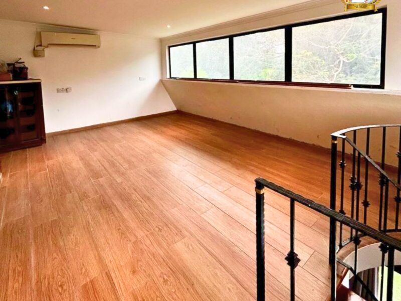 SIGNAL HILL TOWER DUPLEX