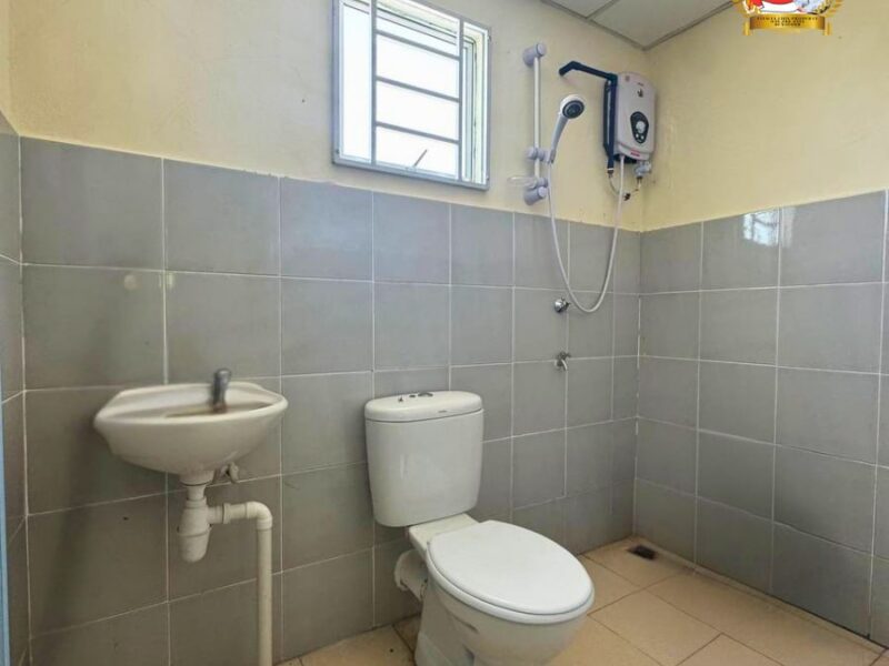 TAMAN KRISTAL, TUARAN