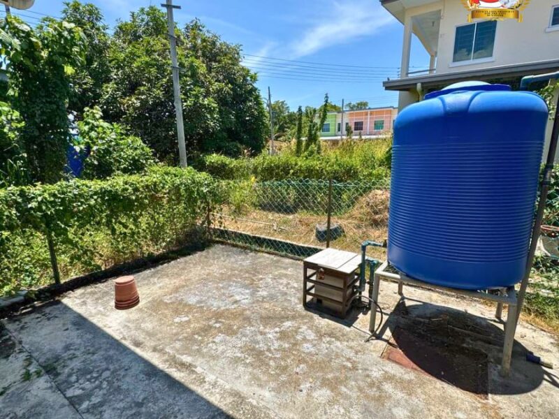 TAMAN KRISTAL, TUARAN