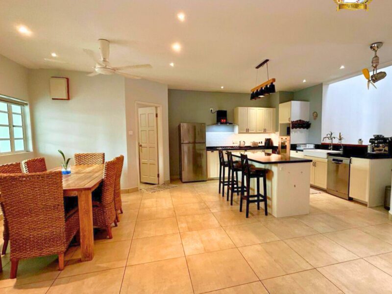 FOR SALE | SIGNAL HILL TOWER DUPLEX