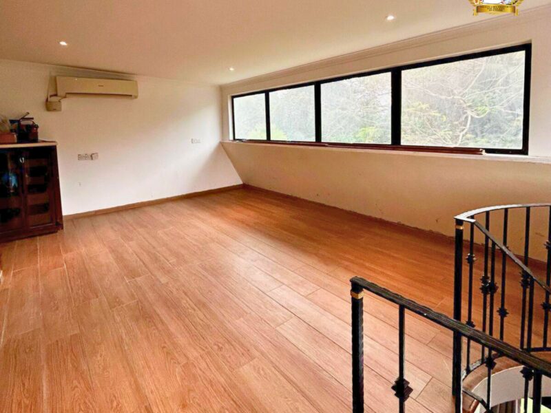FOR SALE | SIGNAL HILL TOWER DUPLEX